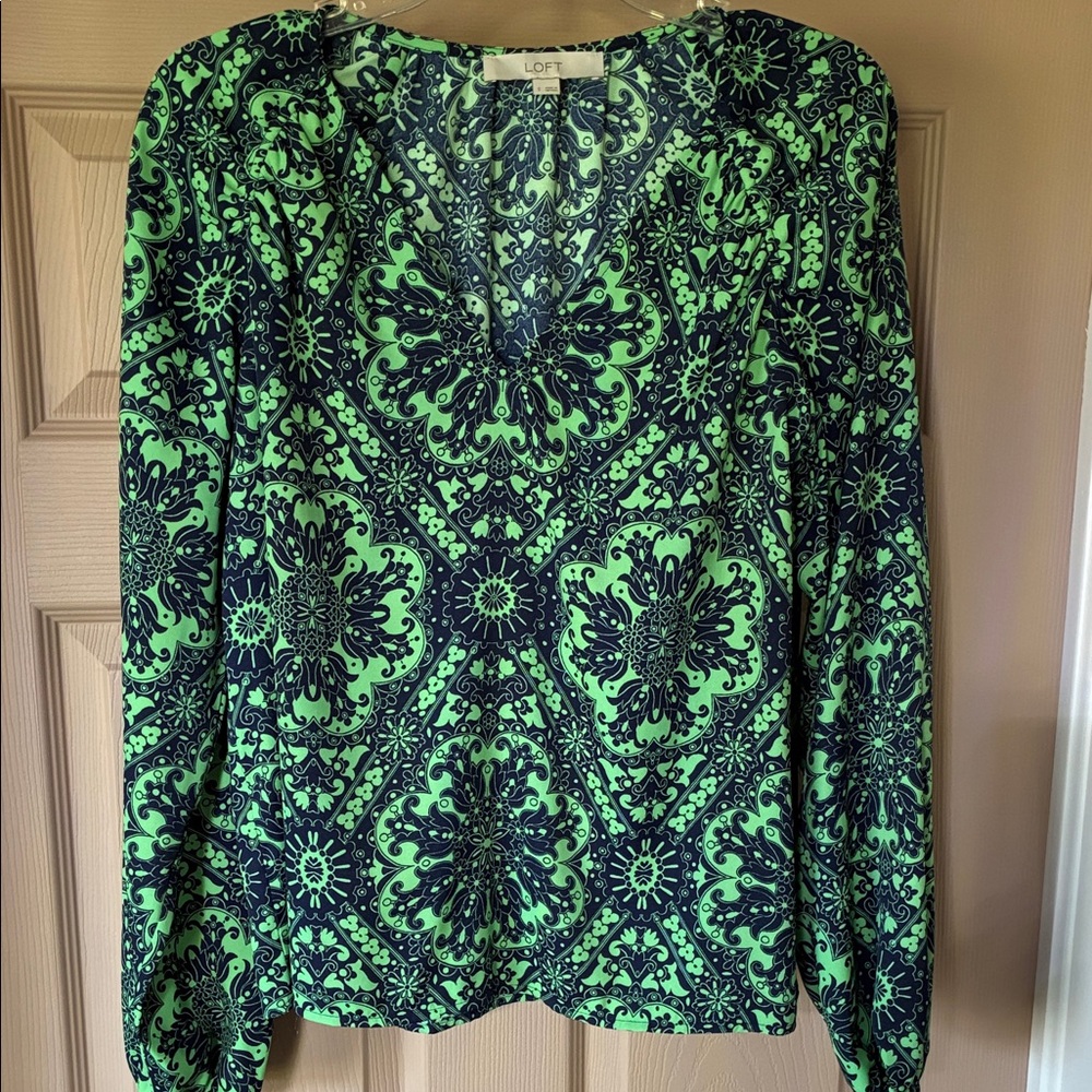 LOFT Green and Navy Long-Sleeve V-Neck Printed Top